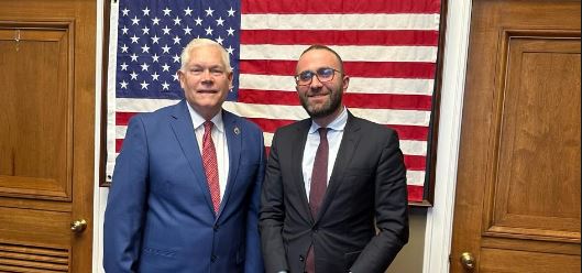 gazment bardhi ne kongresin amerikan takim me kongresmenin pete sessions