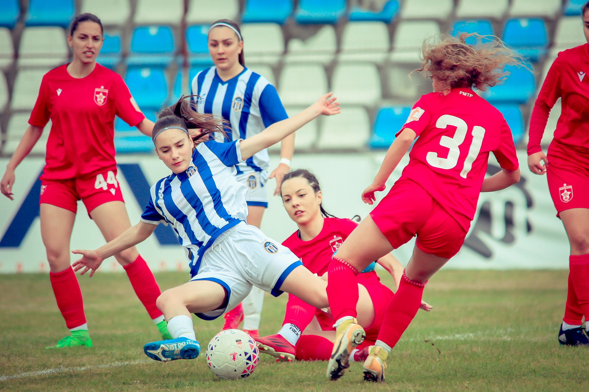 kupa e shqiperise per vajza apolonia dhe partizani nje hap larg finales