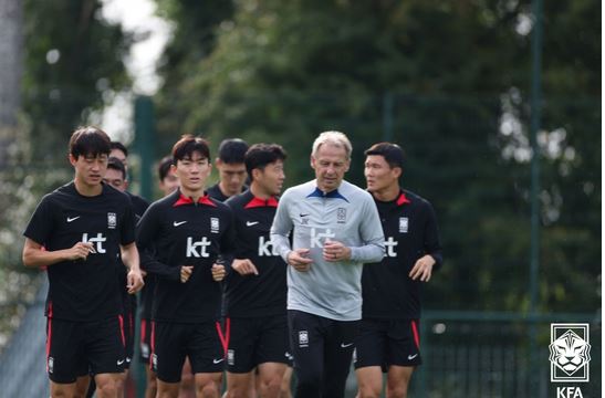 deshtimi ne kupen e azise ka fature klinsmann shkarkohet nga pankina e korese se jugut