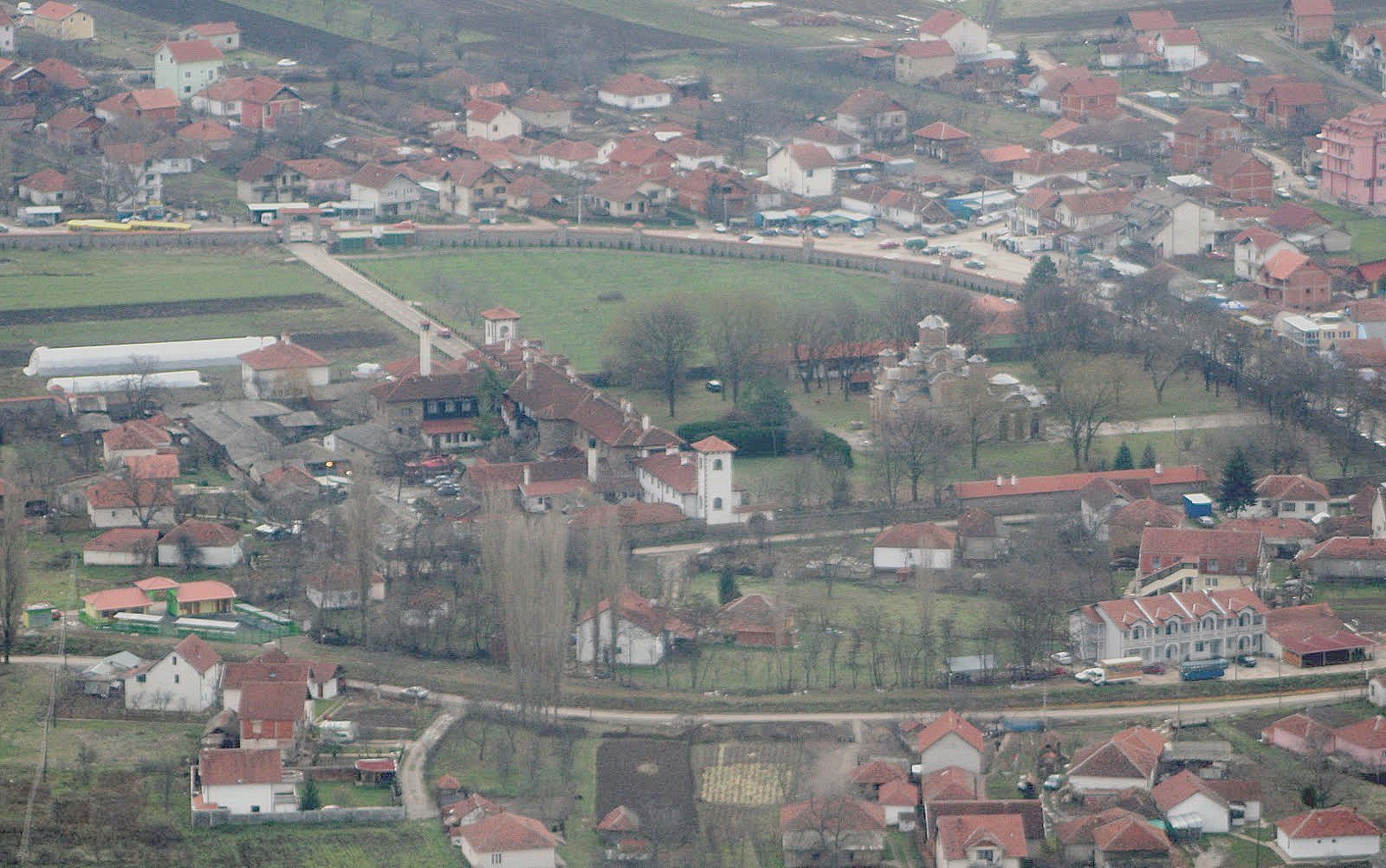 eksperti i sigurise serbia po tenton te krijoje kaos ne gracanice po perhap dezinformata per