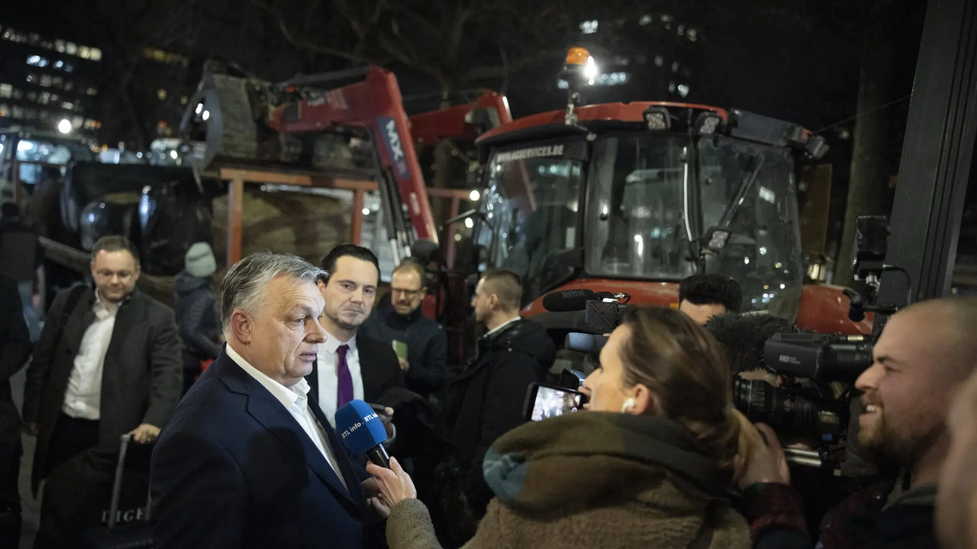 fermeret pushtojne parlamentin evropian financial times viktor orban pergjegjes per organizimin e protestave