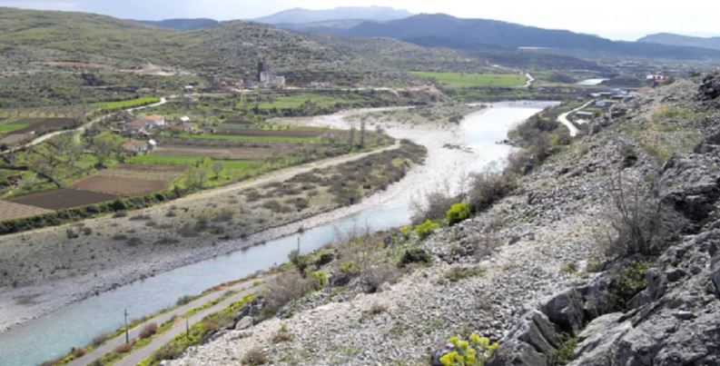 hodhi foshnjen e porsalindur ne lumin kir 22 vite burg per 32 vjecaren