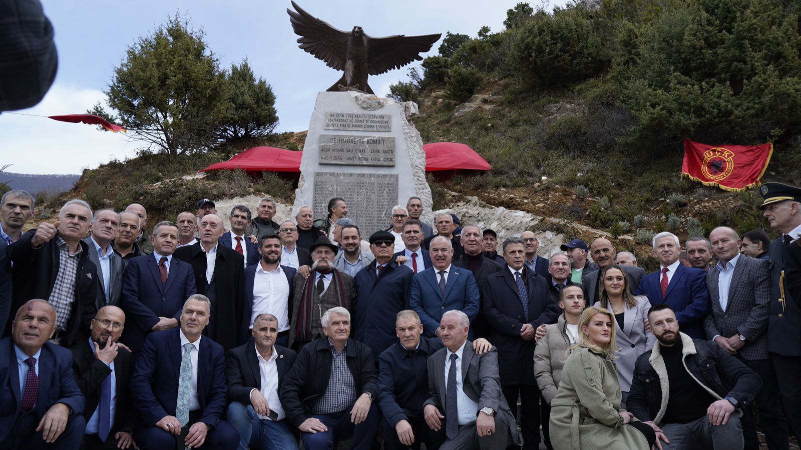 marin mema ngre memorial per te nderuar deshmoret