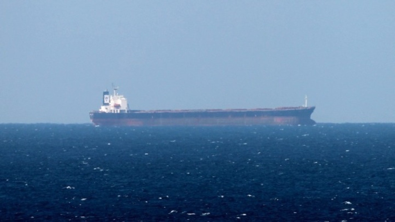 Një anije tregtare mbytet në Detin Marmara, gjashtë anëtarë të ekuipazhit të zhdukur