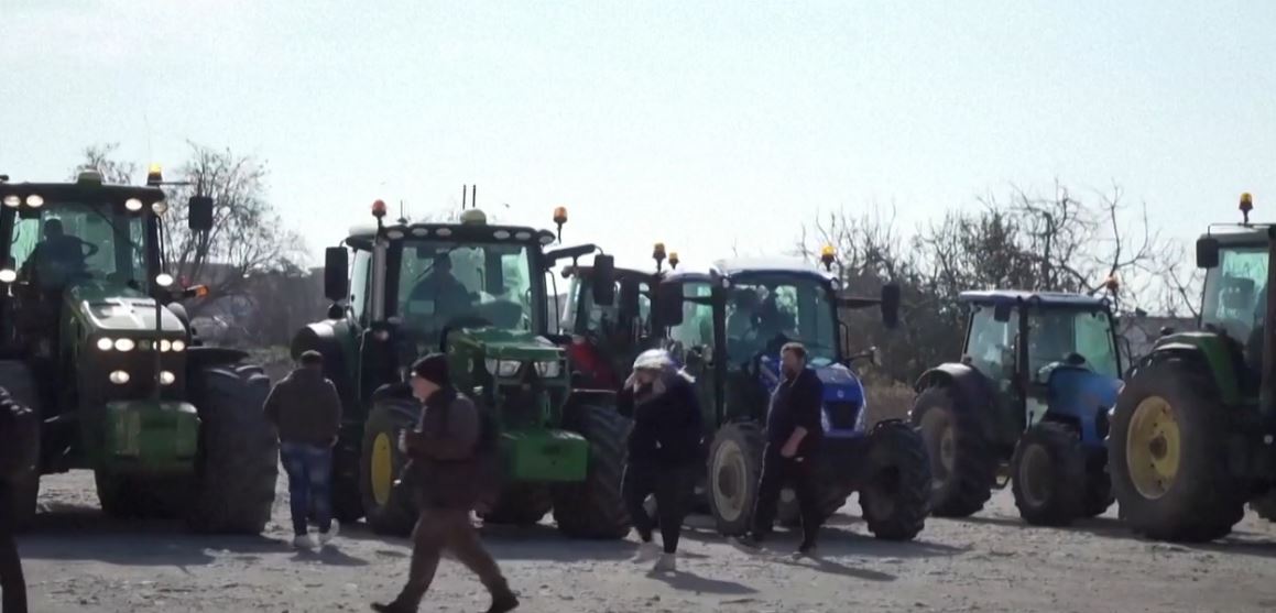 Pas Francës, Gjermanisë dhe Belgjikës edhe fermerët italianë në protestë, mbi 60 traktorë bllokojnë rrugët në Caserta