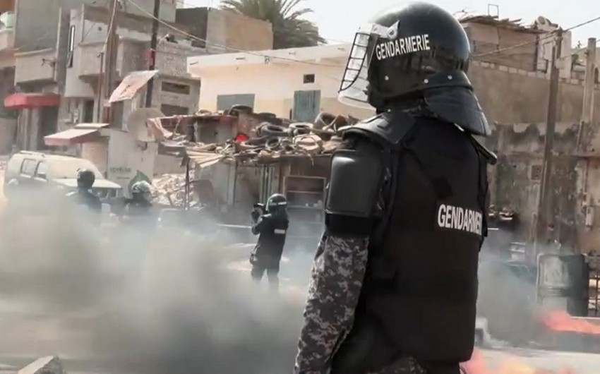 Protesta në Senegal pas shtyrjes së zgjedhjeve presidenciale, të paktën 2 persona raportohet të kenë vdekur