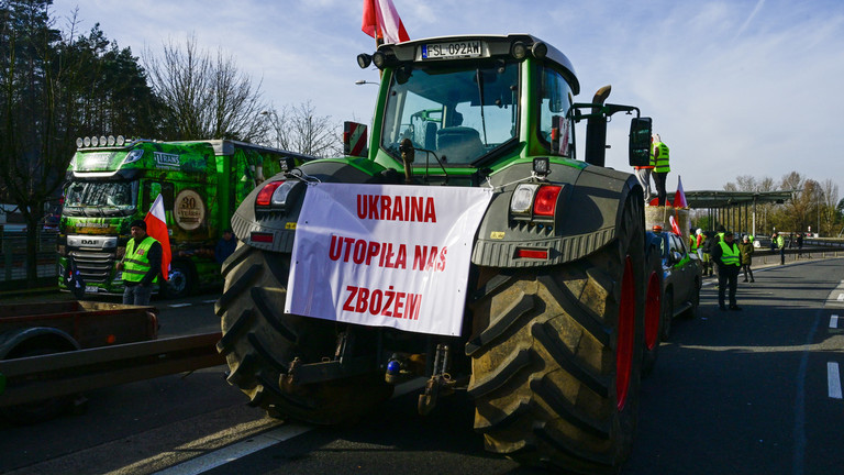 protestat e fermereve polonia paralajmeron mbylljen e kufirit me ukrainen kievi kundershton