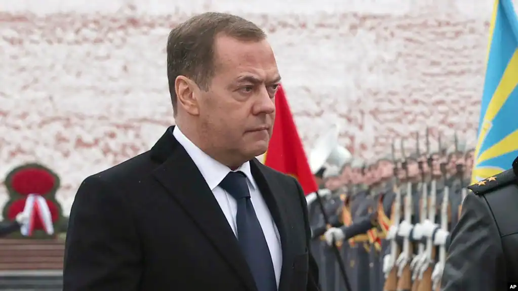 sanksionet perendimore ndaj moskes ish presidenti medvedev rusia do te hakmerret