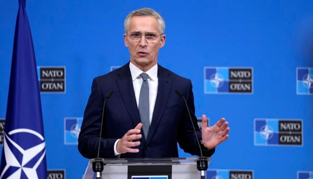 Stoltenberg: NATO do të vazhdojë të mbështesë Ukrainën me të gjitha mjetet në dispozicion