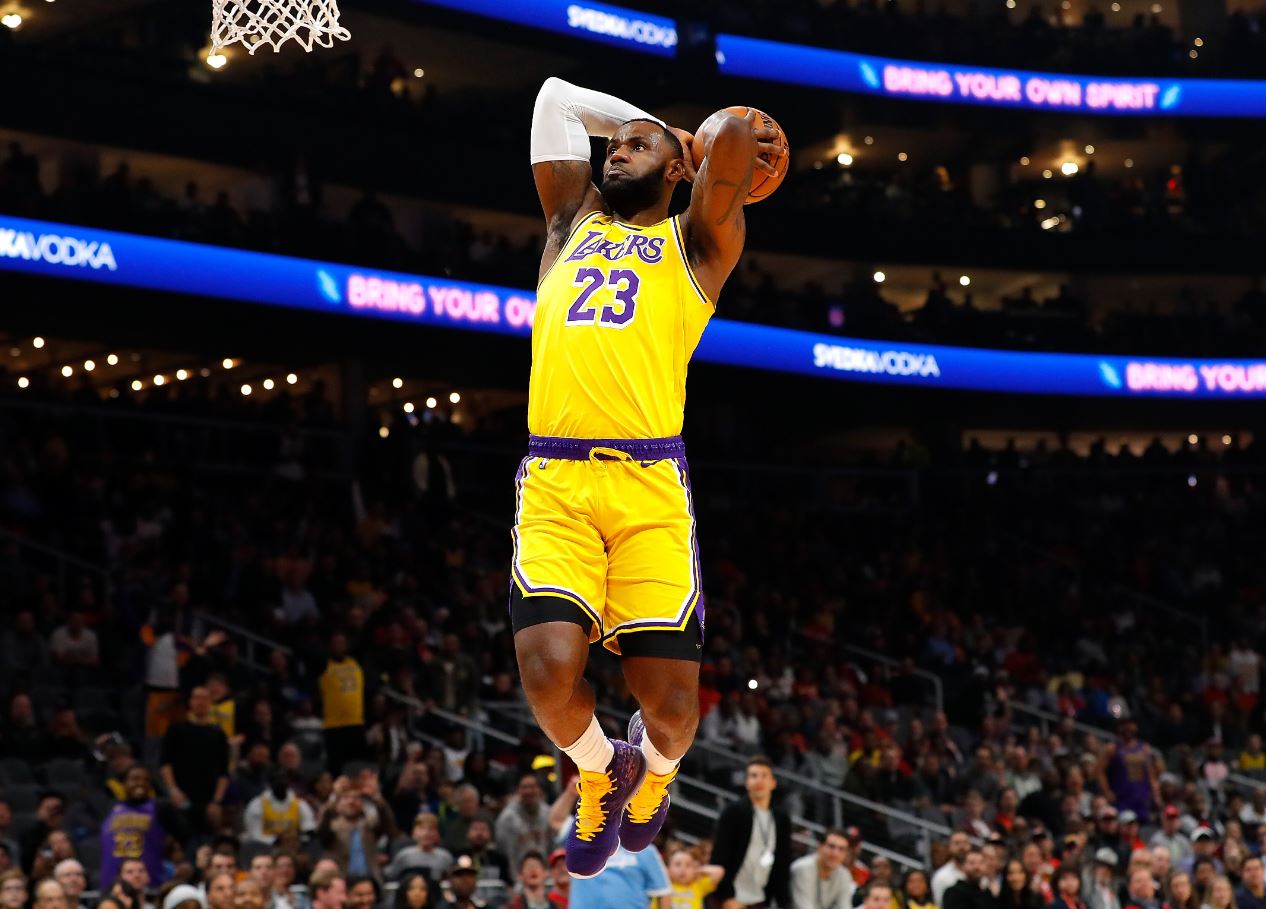 terbohet lebron james lakers fitojne derbin perballe clippers video