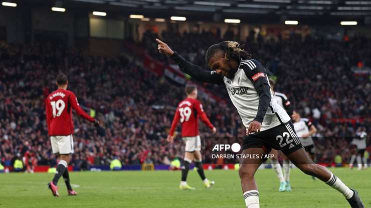 video fulham feston ne manchester broja shijon fitoren nga pankina triumf i madh ndaj united