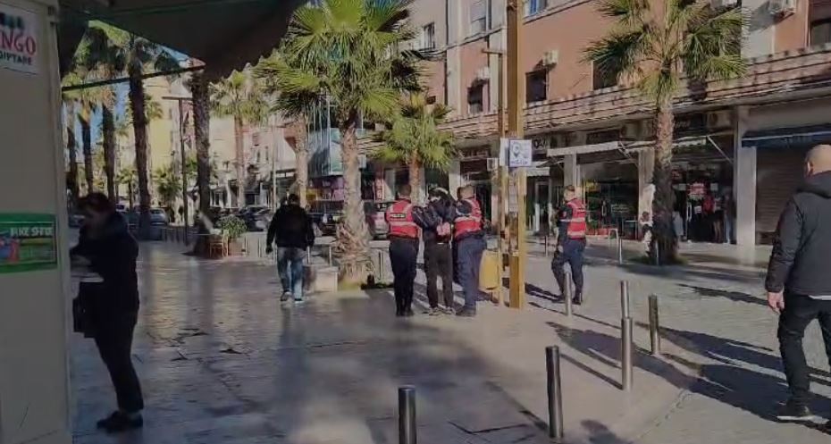 video vrasja e 40 vjecarit ne durres arrestohet pas disa oresh autori i krimit ja ku ishte fshehur