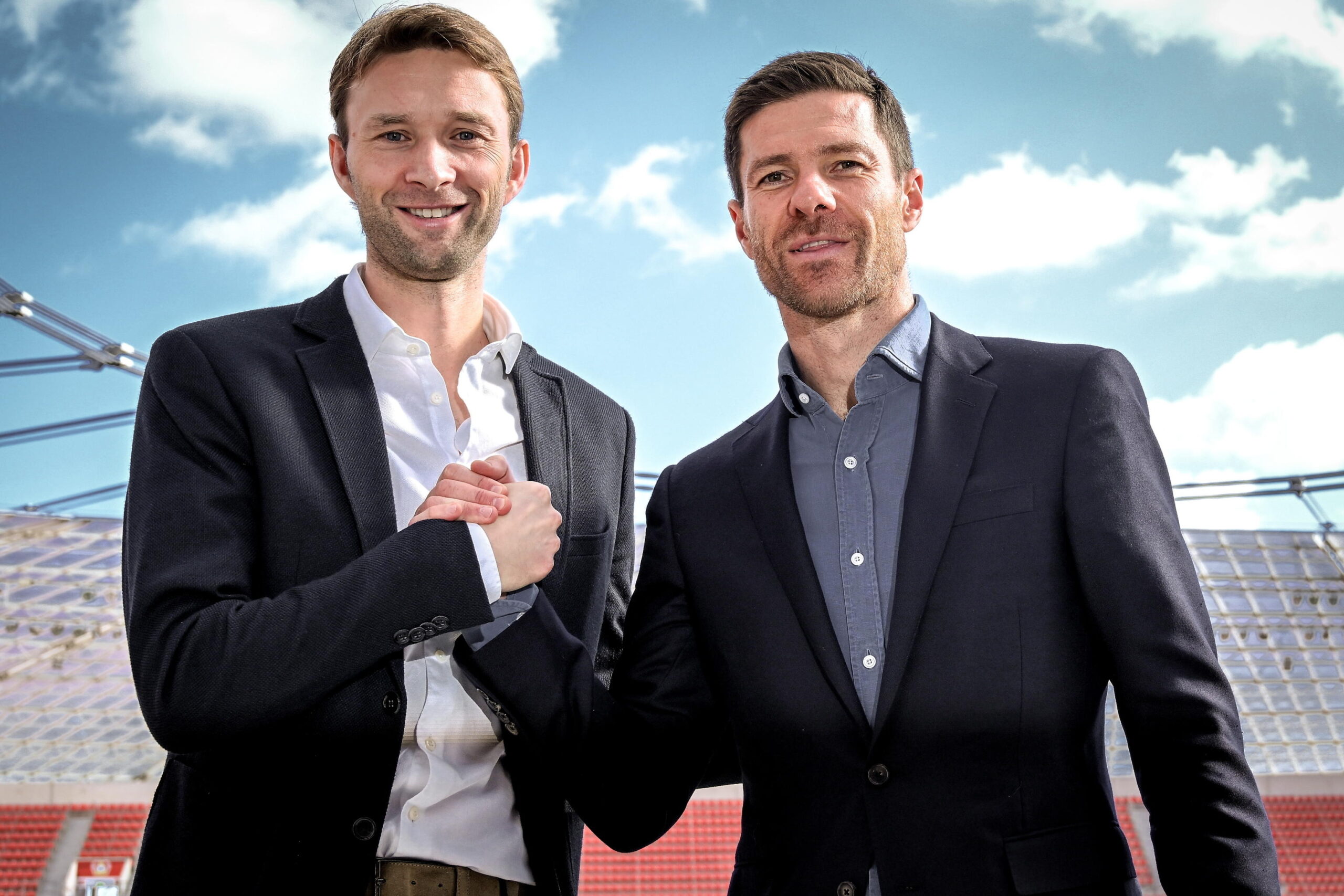 xabi alonson e duan klubet e medha ceo i leverkusen jam i bindur per te ardhmen e trajnerit tone