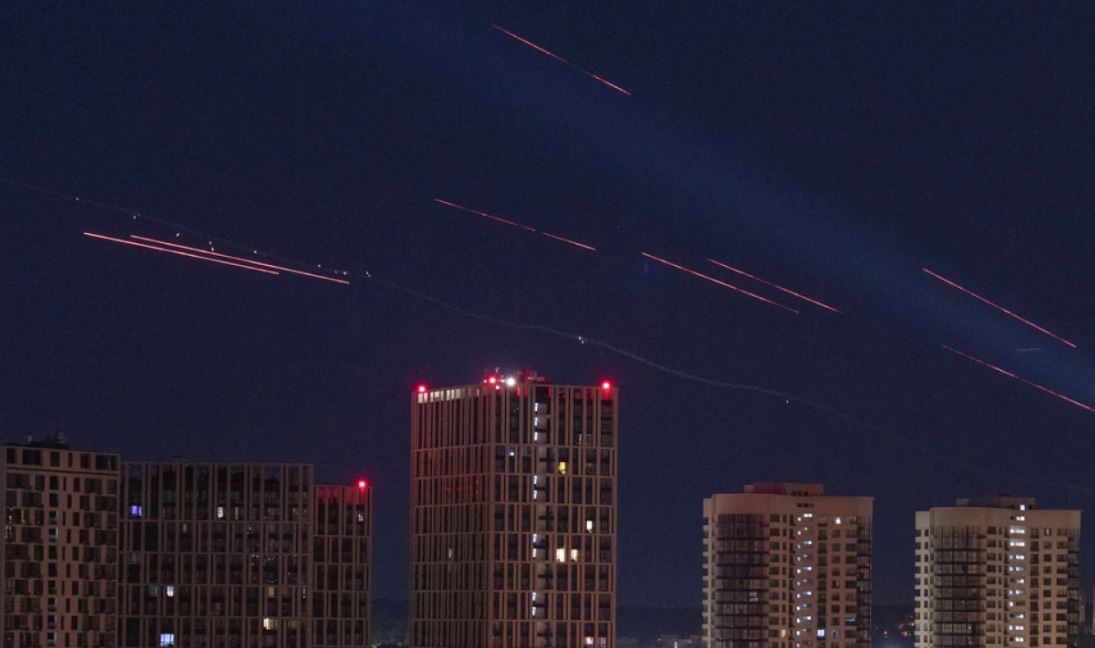 Bombardimet masive ruse në Kiev dhe Lviv, aktivizohen forcat ajrore polake