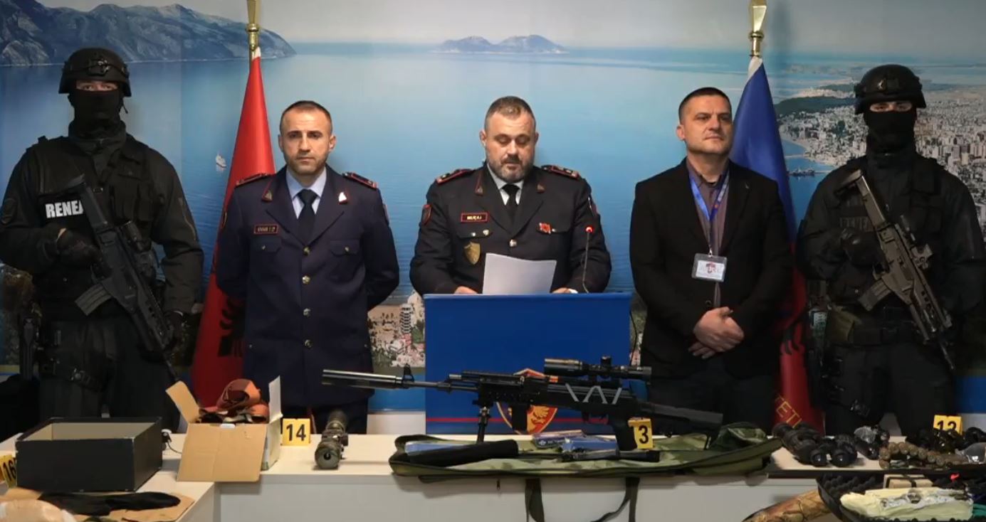 furnizonte me arme zjarri nje grupi kriminal ne vlore policia jep detaje per bazen e municioneve dhe te arrestuarin