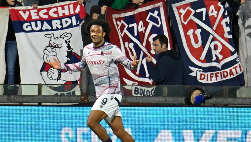 Joshua Zirkzee Bologna Celebrate Away