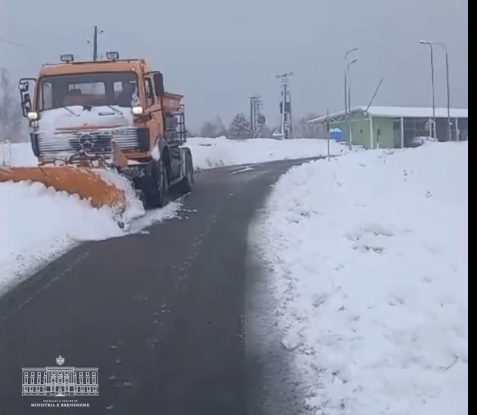 pastrimi i rrugeve nga bora ne zonat malore balla autoriteti rrugor shqiptar dhe njesite e qeverisjes vendore ne krye te detyres