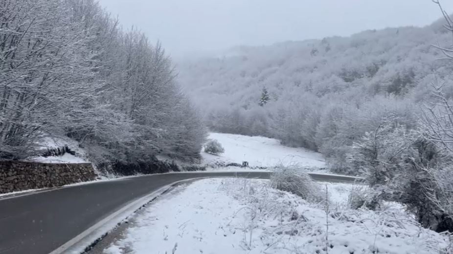 rikthehen reshjet e bores ne qarkun e korces si paraqitet situata e rrugeve