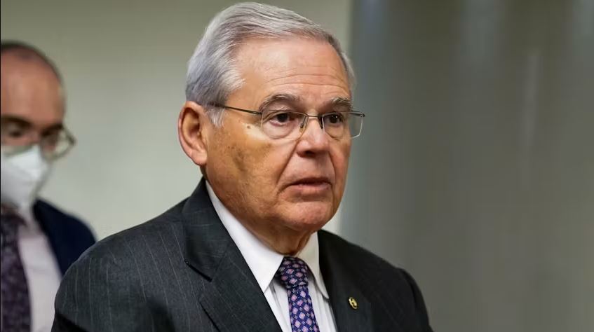 senatori amerikan bob menendez mberrin ne gjykate perballet me nje akuze te re cfare tha ai per biznesmenet qe e implikoi