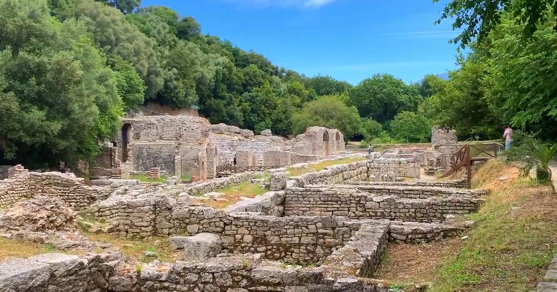 shqiperia nuk u pergjigjet kritikave te unesco s per butrintin voa raporti i pales shqiptare nuk permend zhvillimet ne gjykaten kushtetuese dhe as