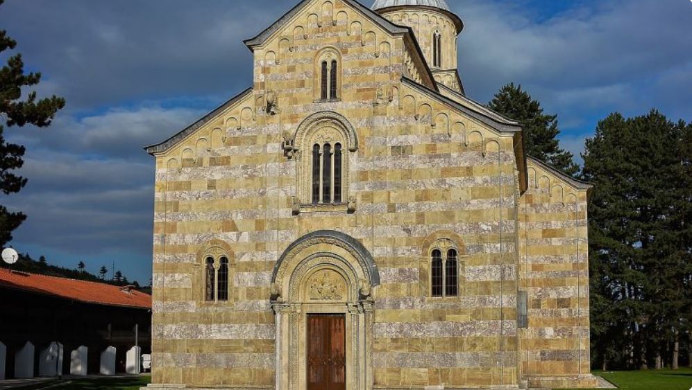 Vendimi për Manastirin e Deçanit, zyrtarja e KiE: Sinjal se Kosova është gati të bashkohet me Këshillin e Europës