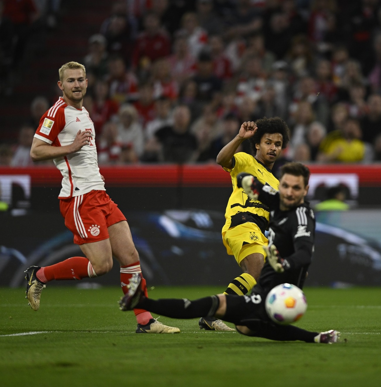 video bayern largohet edhe me shume me titullin dortmund i jep leksion kampioneve te gjermanise