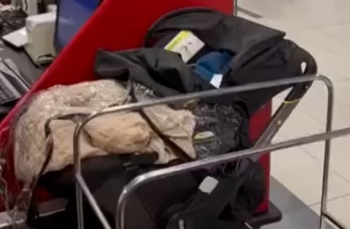 video nuk kishin bilete cifti braktis foshnje tavolinen e kontrollit te aeroportit per te