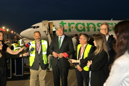 aeroporti tiranes mirepret fluturimet direkte per ne amsterdam me transavia