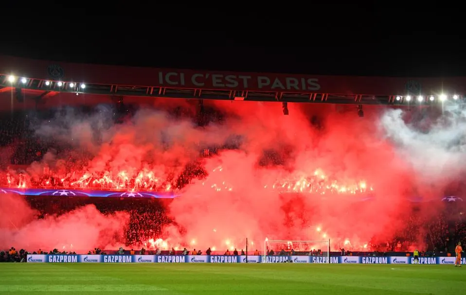 barcelonen e pret ferri ne parc des princes tifozet e psg thirrje per mbeshtetje