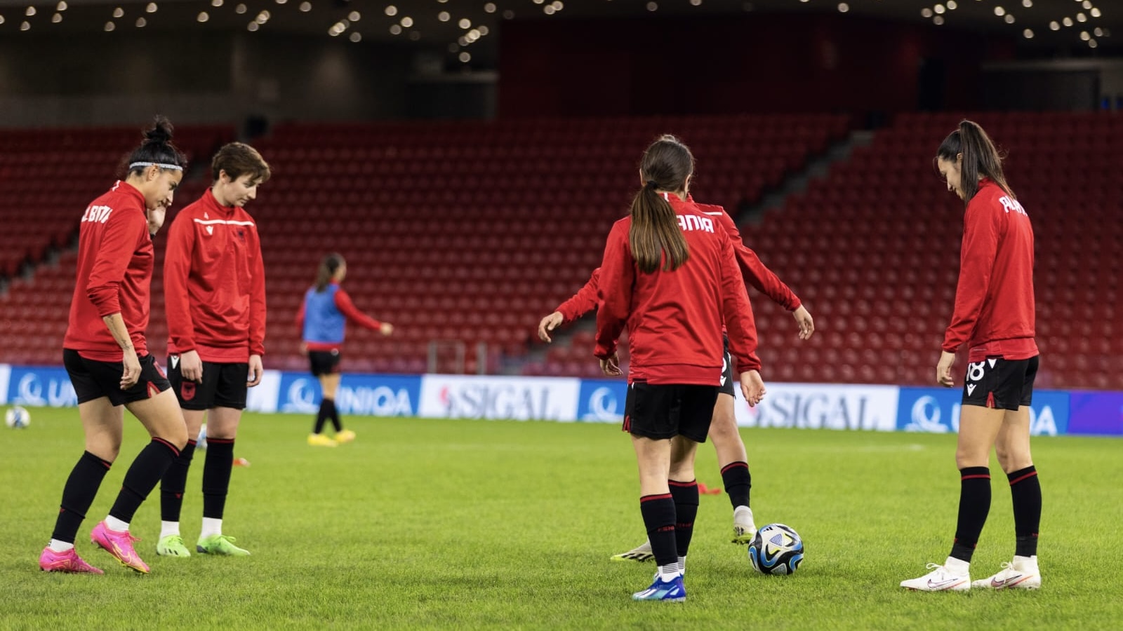 euro zvicer 2025 shqiperia gati per takimin ndaj estonise hyrja ne stadiumin air albania falas per tifozet