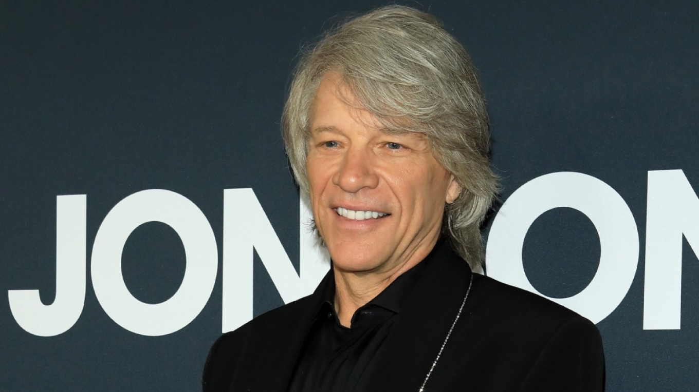 Jon Bon Jovi flet pas ndërhyrjes kirurgjikale në kordat vokale: Jam në rrugën e shërimit