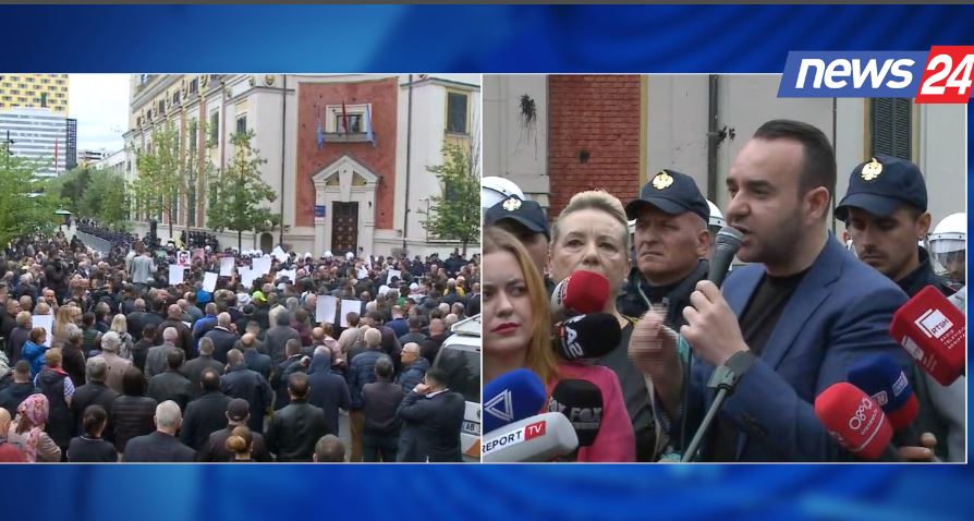 klevis balliu thirrje policeve nga protesta hiqini kapelet dhe bashkojuni qytetareve nxirreni prej zverku