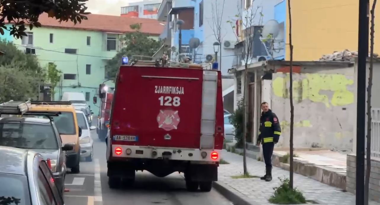 lezhe te moshuarit i shperthen bombola e gazit teksa pergatiste kafen perfundon ne spital