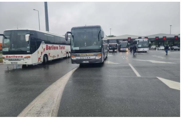 lirohen kosovaret qe u ndaluan ne kufirin kroaci serbi