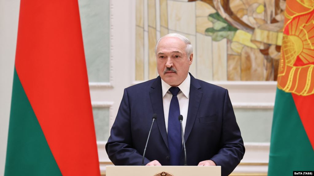 lukashenko drejt largimit pas 30 vitesh ne fuqi presidenti bjellorus dua te dal ne pension por me keto kushte