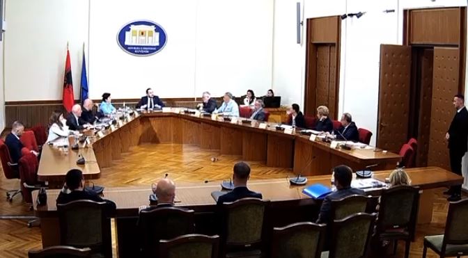 pas debatesh dhe perplasjesh komisioni per sistemin tims miraton kerkesat per informacion drejtuar institucioneve