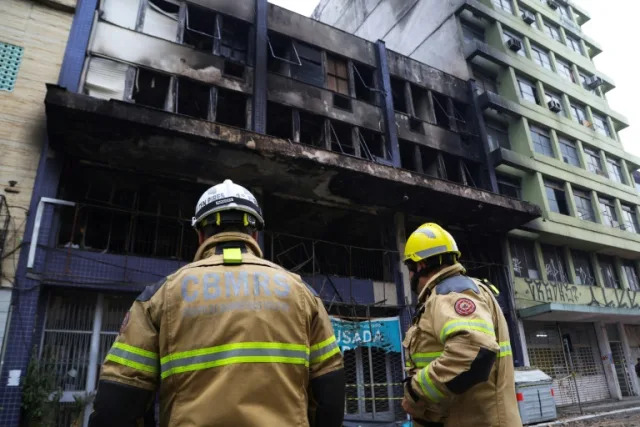 Përfshihet nga zjarri një hotel në qytetin Porto Alegre në Brazilin jugor, 10 të vdekur dhe 13 të plagosur