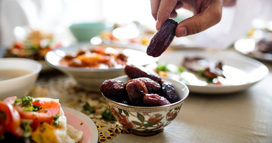 Rreziku që vjen pas Ramazanit, mjekët këshillojnë “dietën” që duhet të ndiqni