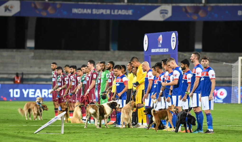 sadiku tradhton mohun bagan ndeshkohet me karton te kuq ne ndeshjen e rendesishme