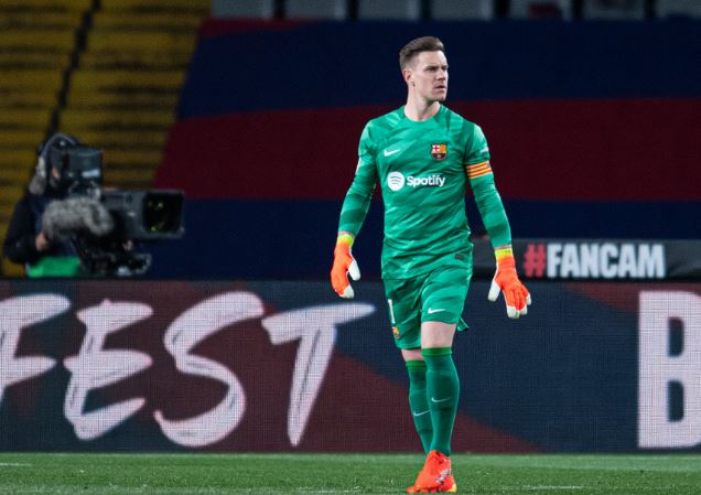 ter stegen i drejteperdrejte ishte karton i kuq kjo eshte e verteta