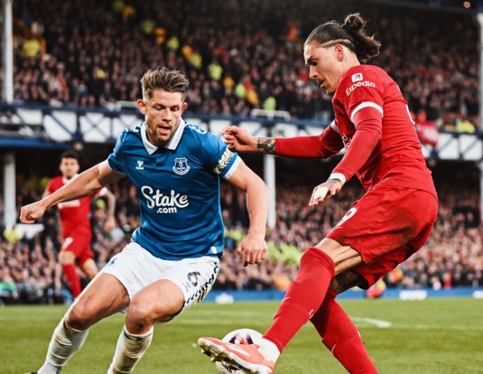 video goditje e rende ne garen per titull liverpool bie keq ne goodison park