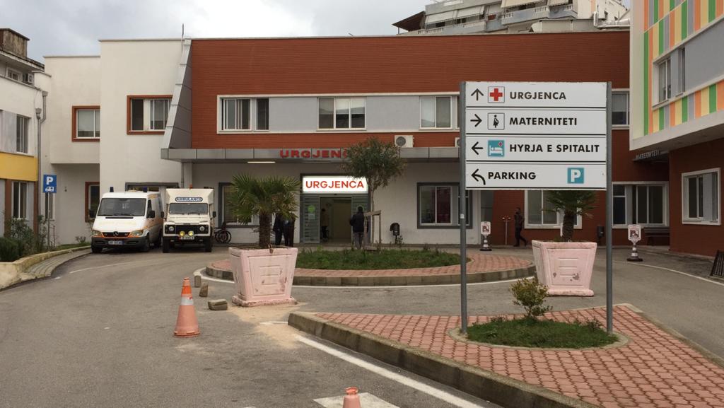 i mituri paraqitet ne spital i plagosur me thike identifikohet autori dyshohet se