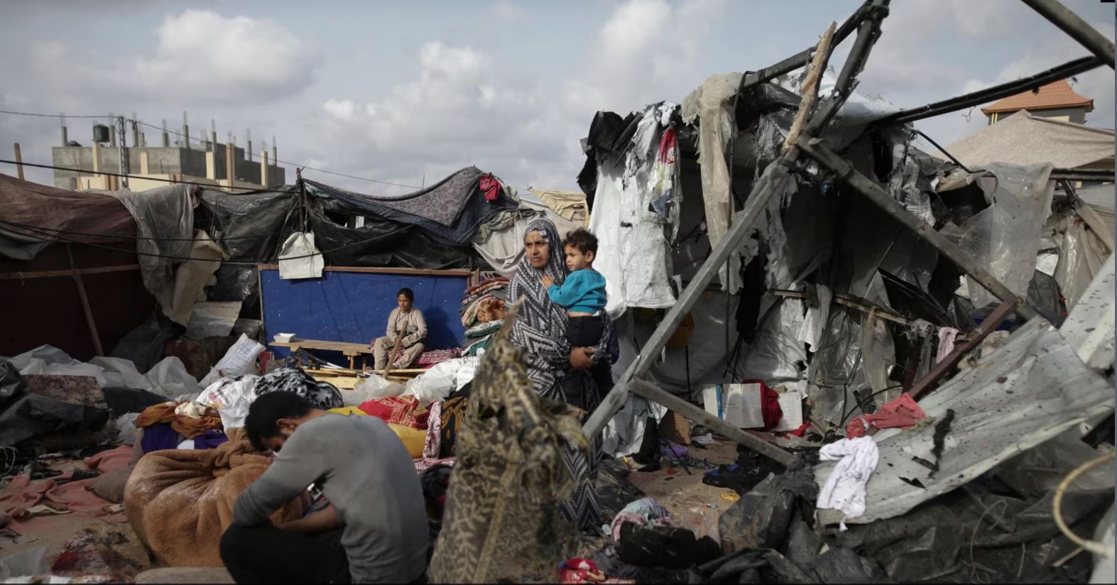 17 viktima në kampet qendrore nga sulmet izraelite në Rripin e Gazës