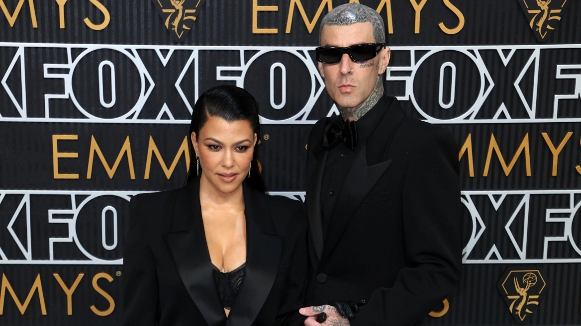 2 vjet pas marteses se tyre kourtney kardashian dhe travis barker vendosin te jetojne se bashku