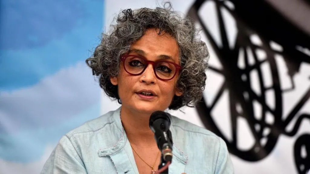 Autorja indiane Arundhati Roy merr çmimin ”PEN Pinter” për zërin e fuqishëm ndaj padrejtësive