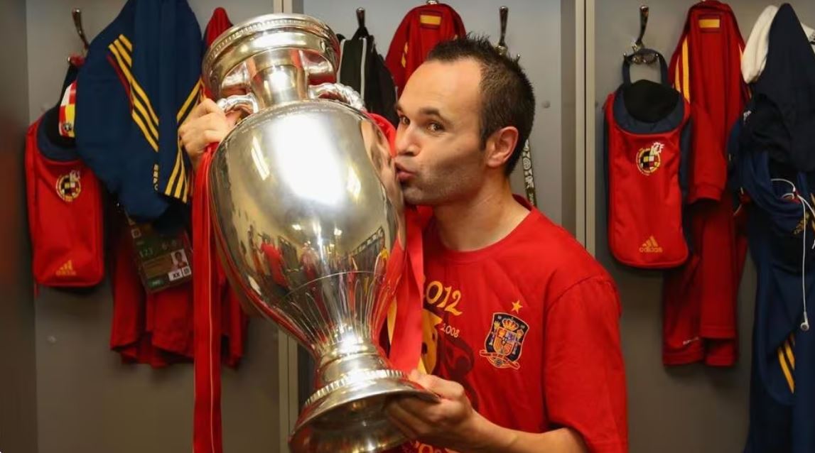 euro 2012 lojtari i turneut iniesta shuam konfliktet dhe fituam