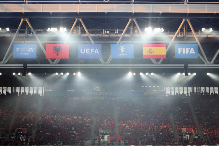 euro 2024 incidentet nga tifozet ne ndeshjen shqiperi spanje uefa gjobit fshf ne me 86 500 euro