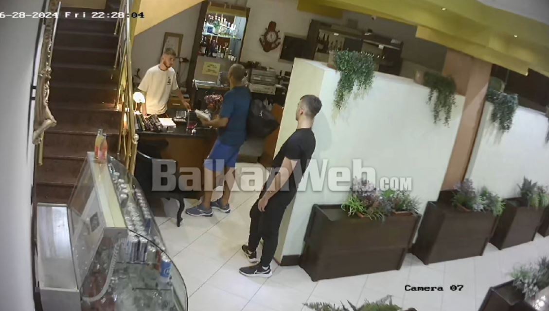 hiqi duart se jam shume keq nga klient ne grabites si vodhi nen kercenimin e armes skifteri 40 mije leke nga nje hotel ne tirane video