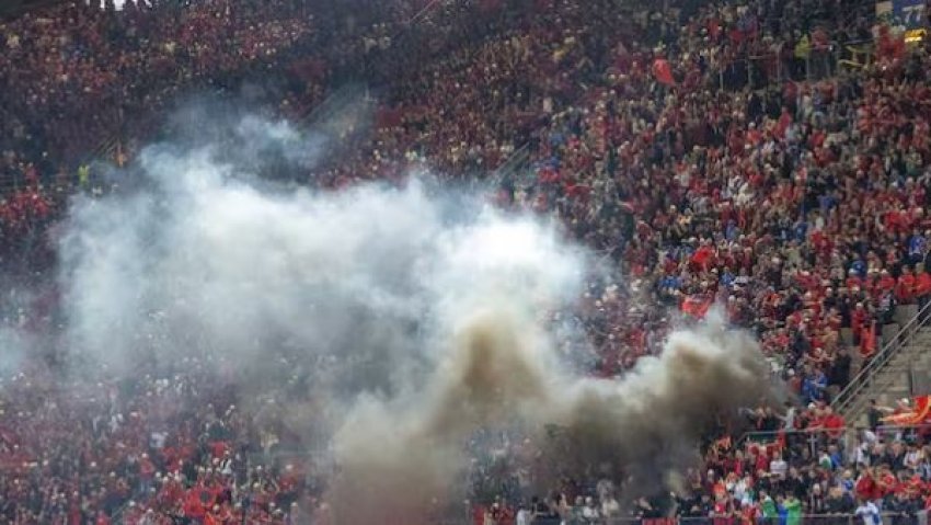 incidentet nga tifozet shqiptare ne dortmund uefa nis proceduren disiplinore ndaj shqiperise