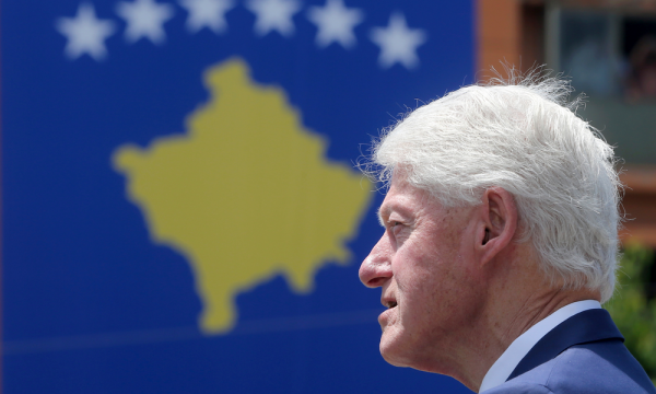 Kosova feston 25 vjetorin e çlirimit, Bill Clinton kujton bombardimet e NATO-s